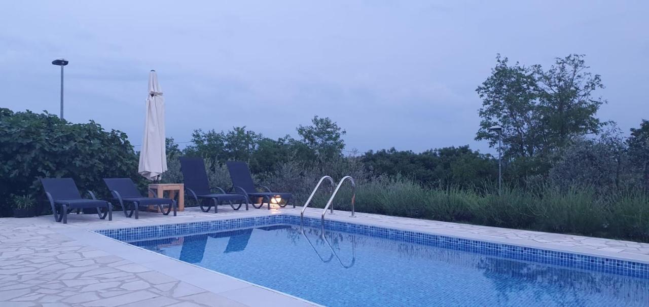 Casa Nora Adriatica Villa Vilanija Екстериор снимка